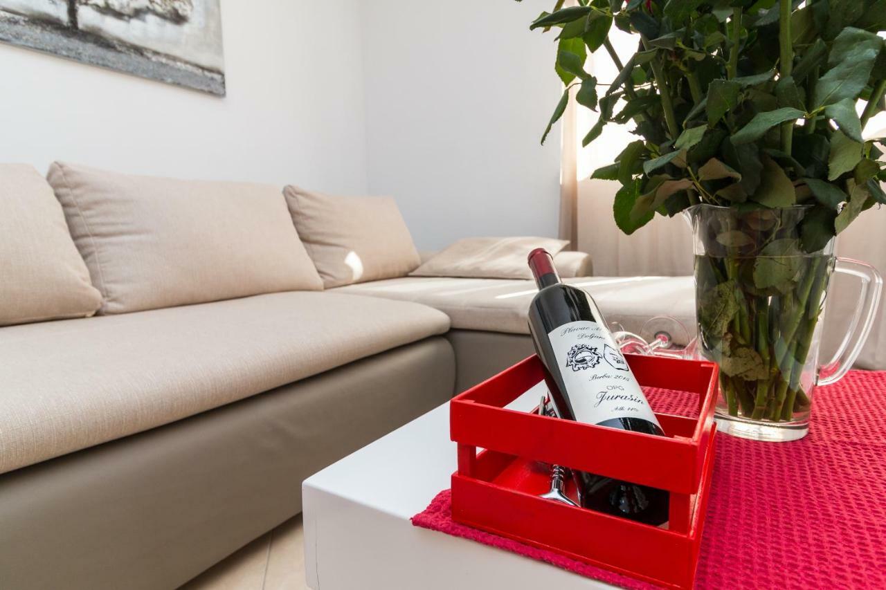 Apartment Jurasin Kaštela Екстериор снимка
