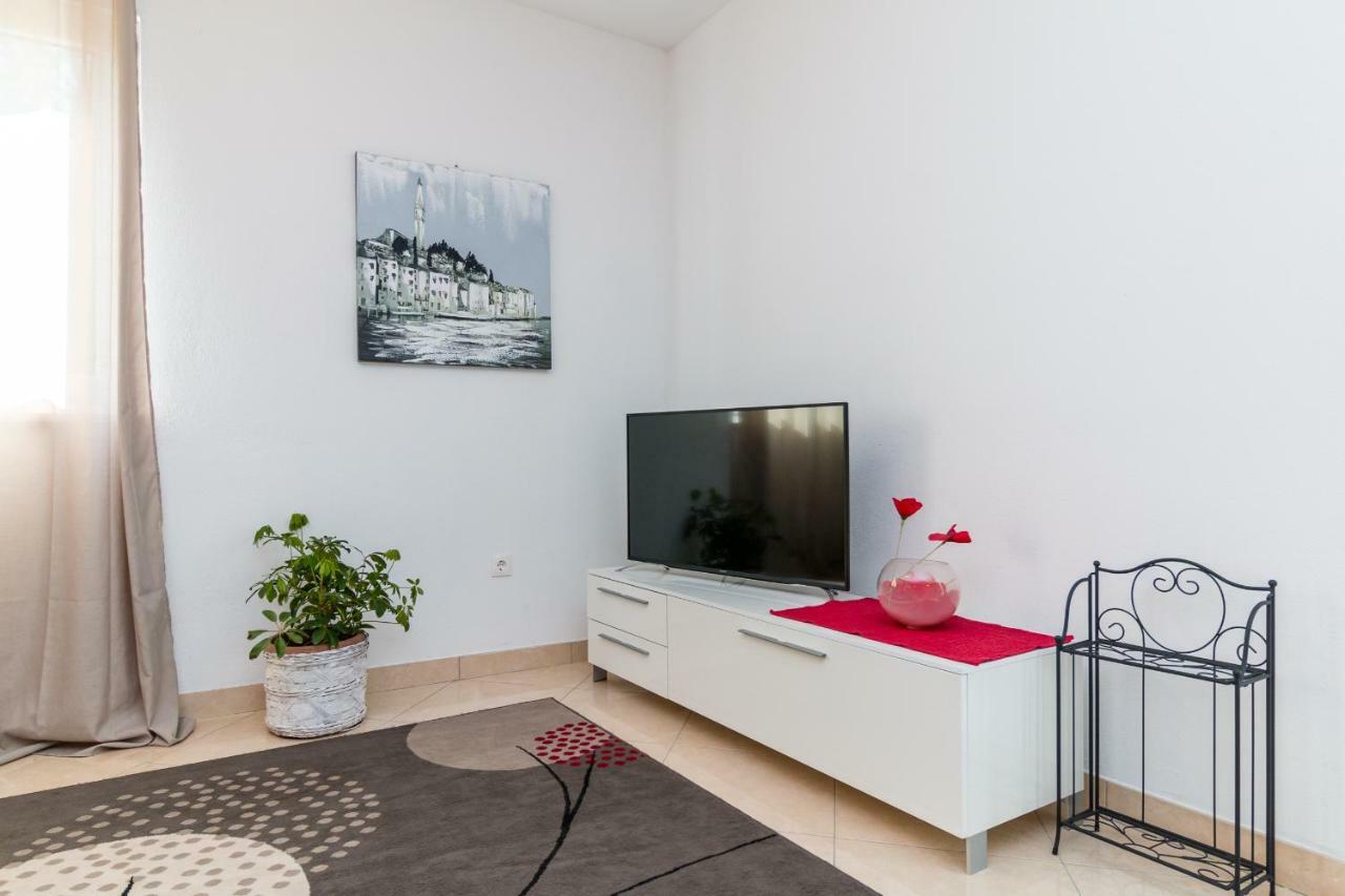 Apartment Jurasin Kaštela Екстериор снимка