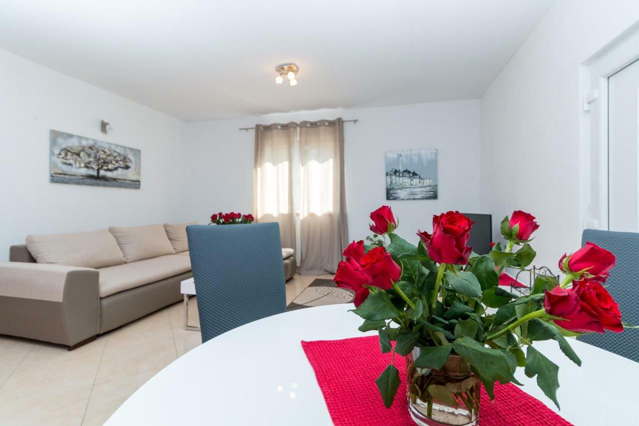 Apartment Jurasin Kaštela Екстериор снимка