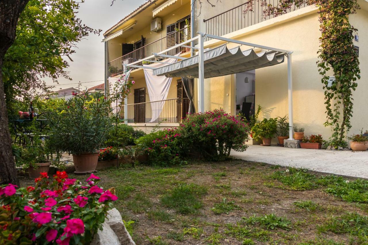 Apartment Jurasin Kaštela Екстериор снимка